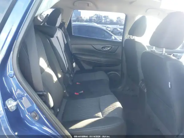 KNMAT2MT9JP558773 2018 NISSAN ROGUE - Image 8