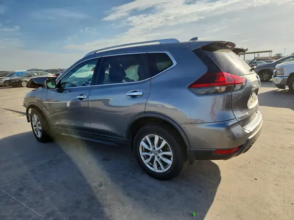 KNMAT2MT9JP561785 2018 NISSAN ROGUE - Image 2