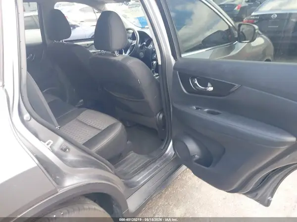 KNMAT2MT9JP563827 2018 NISSAN ROGUE - Image 8