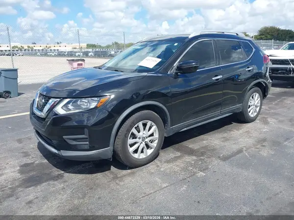 KNMAT2MT9JP566517 2018 NISSAN ROGUE - Image 2