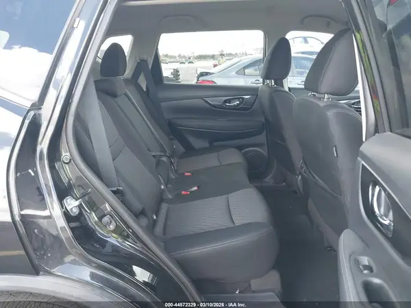 KNMAT2MT9JP566517 2018 NISSAN ROGUE - Image 8