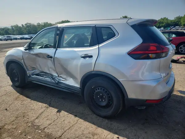 KNMAT2MT9JP567263 2018 NISSAN ROGUE - Image 2