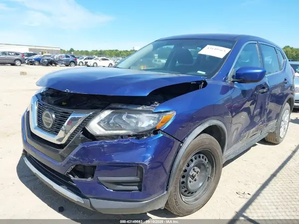 KNMAT2MT9JP568252 2018 NISSAN ROGUE - Image 2