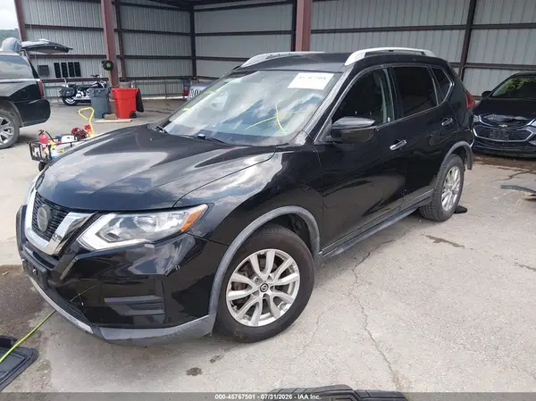 KNMAT2MT9JP568798 2018 NISSAN ROGUE - Image 2