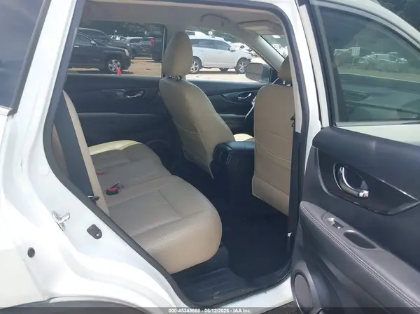 KNMAT2MT9JP570065 2018 NISSAN ROGUE - Image 8