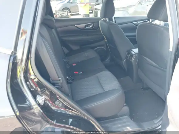 KNMAT2MT9JP570082 2018 NISSAN ROGUE - Image 8