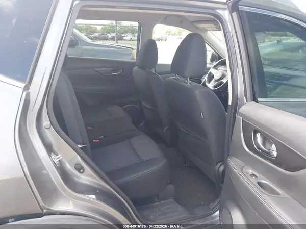 KNMAT2MT9JP571085 2018 NISSAN ROGUE - Image 8