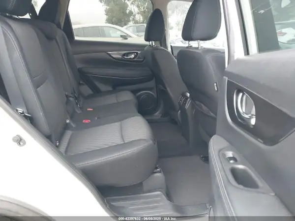 KNMAT2MT9JP572852 2018 NISSAN ROGUE - Image 8