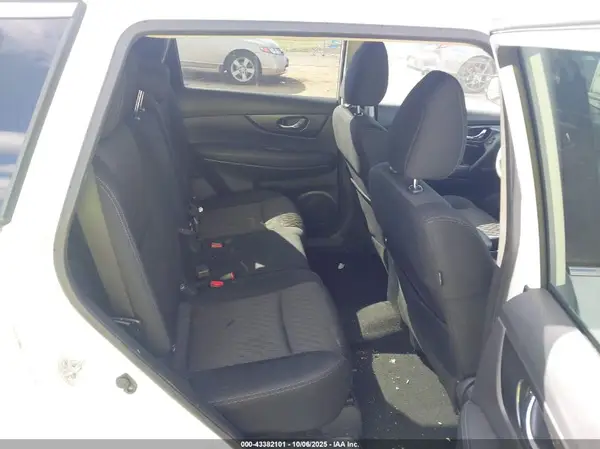 KNMAT2MT9JP575508 2018 NISSAN ROGUE - Image 8