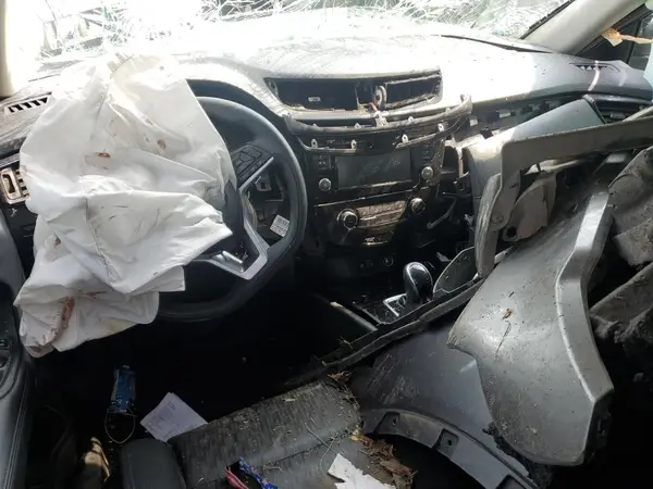 KNMAT2MT9JP578666 2018 NISSAN ROGUE - Image 8