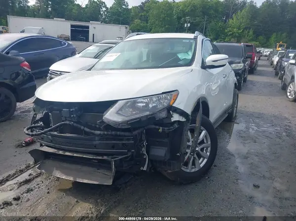 KNMAT2MT9JP580126 2018 NISSAN ROGUE - Image 2