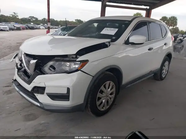 KNMAT2MT9JP580515 2018 NISSAN ROGUE - Image 2