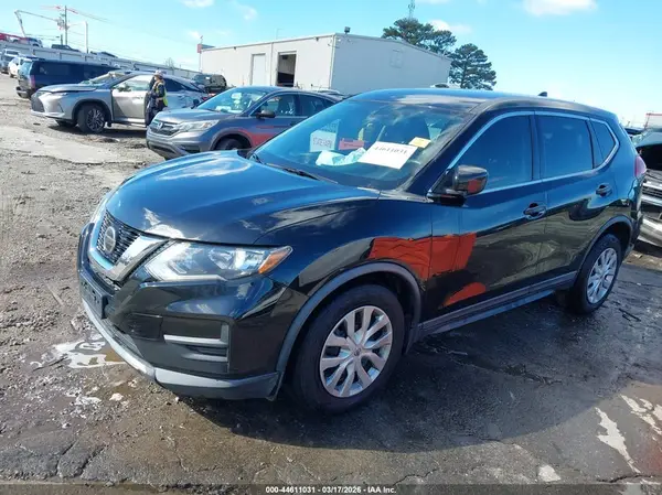 KNMAT2MT9JP580790 2018 NISSAN ROGUE - Image 2