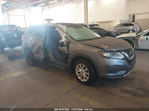 KNMAT2MT9JP582202 2018 NISSAN ROGUE - Image 1