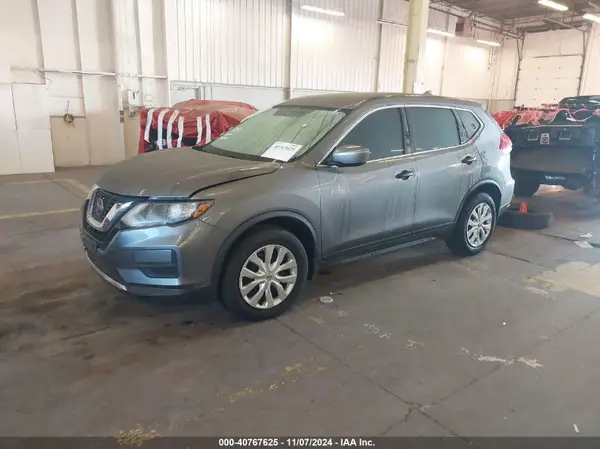 KNMAT2MT9JP582202 2018 NISSAN ROGUE - Image 2