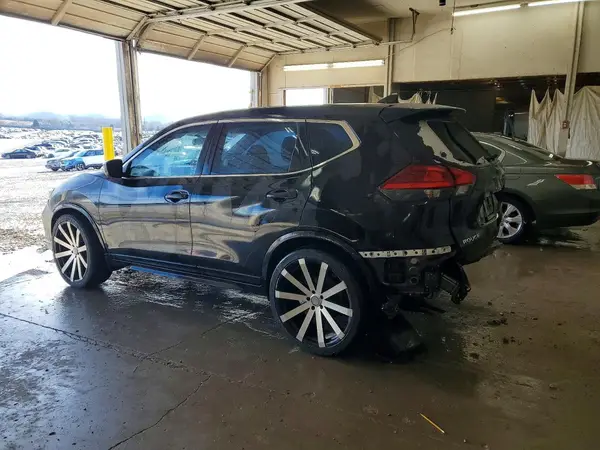 KNMAT2MT9JP582619 2018 NISSAN ROGUE - Image 2