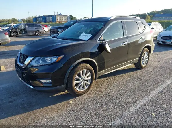 KNMAT2MT9JP584015 2018 NISSAN ROGUE - Image 2
