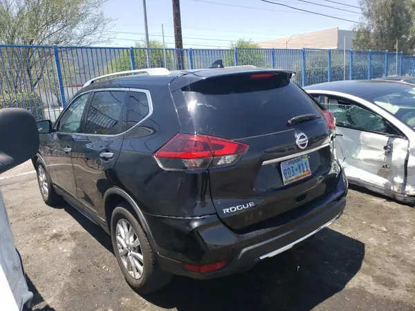 KNMAT2MT9JP585181 2018 NISSAN ROGUE - Image 2
