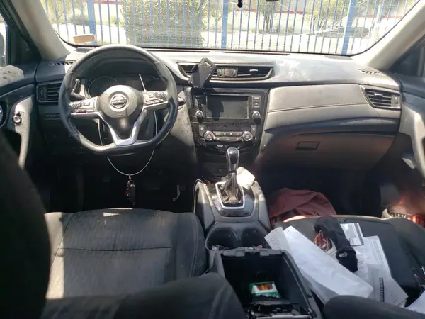 KNMAT2MT9JP585181 2018 NISSAN ROGUE - Image 8