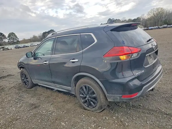 KNMAT2MT9JP592826 2018 NISSAN ROGUE - Image 2