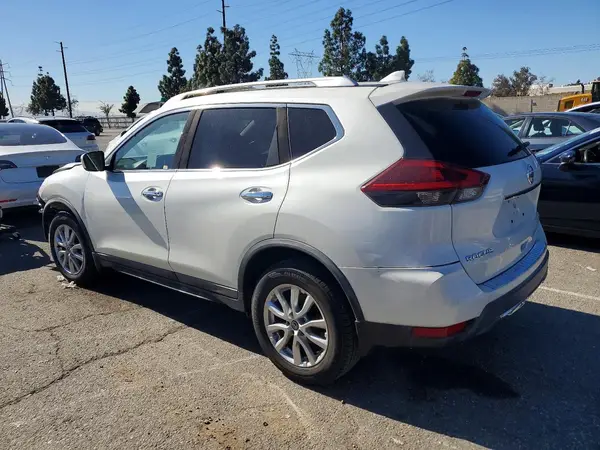 KNMAT2MT9JP593152 2018 NISSAN ROGUE - Image 2