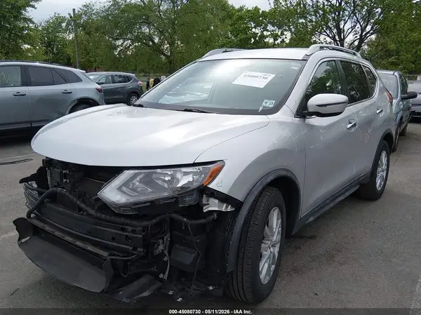 KNMAT2MT9JP593684 2018 NISSAN ROGUE - Image 2