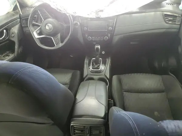 KNMAT2MT9JP594768 2018 NISSAN ROGUE - Image 8