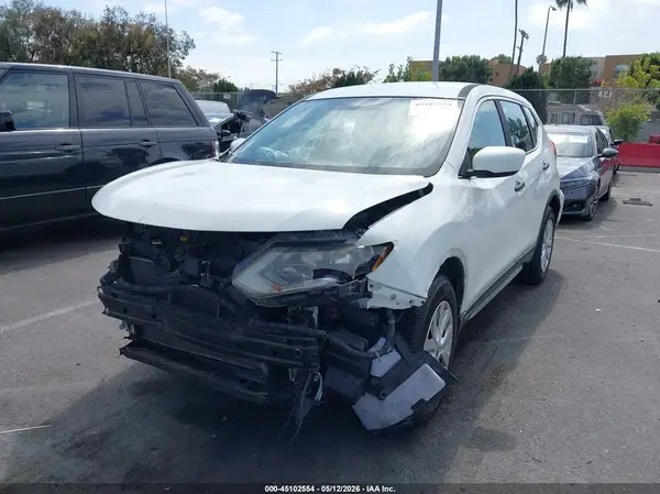 KNMAT2MT9JP595872 2018 NISSAN ROGUE - Image 2
