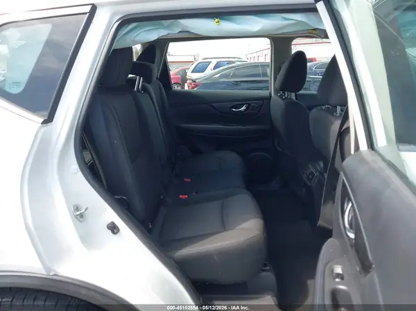 KNMAT2MT9JP595872 2018 NISSAN ROGUE - Image 8