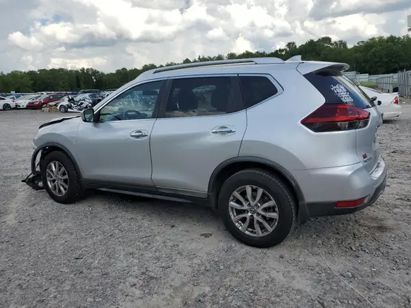 KNMAT2MT9JP596181 2018 NISSAN ROGUE - Image 2