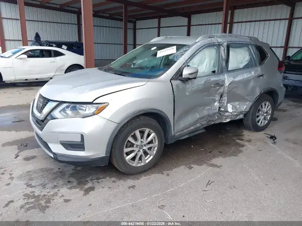 KNMAT2MT9JP599162 2018 NISSAN ROGUE - Image 2