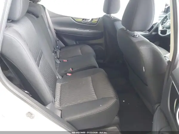 KNMAT2MT9JP599162 2018 NISSAN ROGUE - Image 8