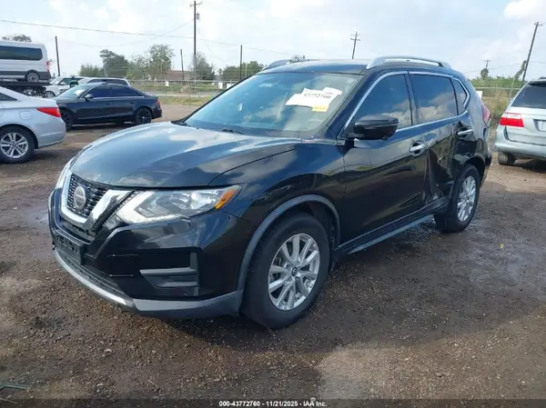 KNMAT2MT9JP601556 2018 NISSAN ROGUE - Image 2