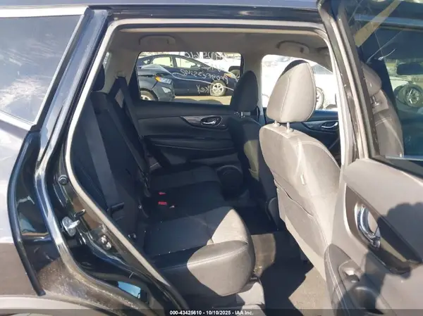 KNMAT2MT9JP606837 2018 NISSAN ROGUE - Image 8