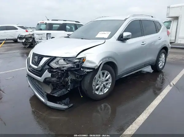 KNMAT2MT9JP606918 2018 NISSAN ROGUE - Image 2