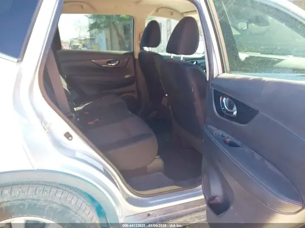KNMAT2MT9KP525662 2019 NISSAN ROGUE - Image 8