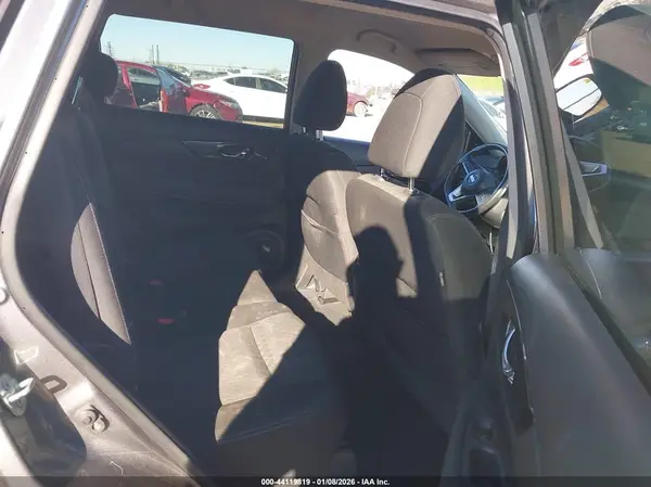 KNMAT2MT9KP533874 2019 NISSAN ROGUE - Image 8