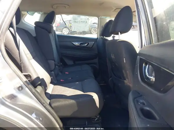 KNMAT2MTOJP612493 2018 NISSAN ROGUE - Image 8