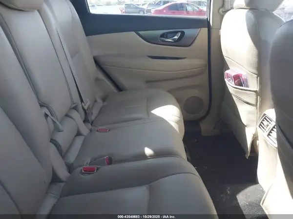 KNMAT2MTXGP600277 2016 NISSAN ROGUE - Image 8