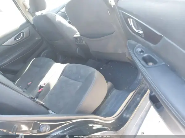 KNMAT2MTXGP661788 2016 NISSAN ROGUE - Image 8