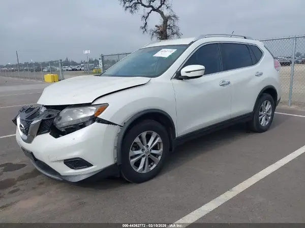 KNMAT2MTXGP685282 2016 NISSAN ROGUE - Image 2