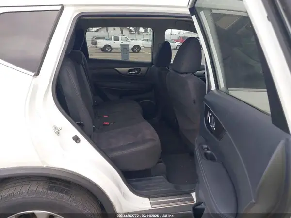KNMAT2MTXGP685282 2016 NISSAN ROGUE - Image 8