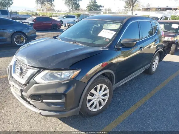KNMAT2MTXHP506658 2017 NISSAN ROGUE - Image 2