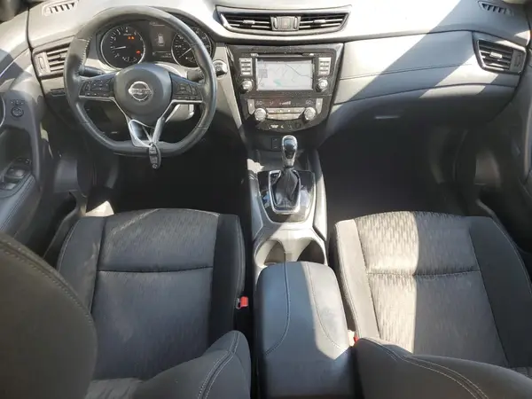 KNMAT2MTXHP507308 2017 NISSAN ROGUE - Image 8