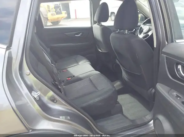 KNMAT2MTXHP522701 2017 NISSAN ROGUE - Image 8