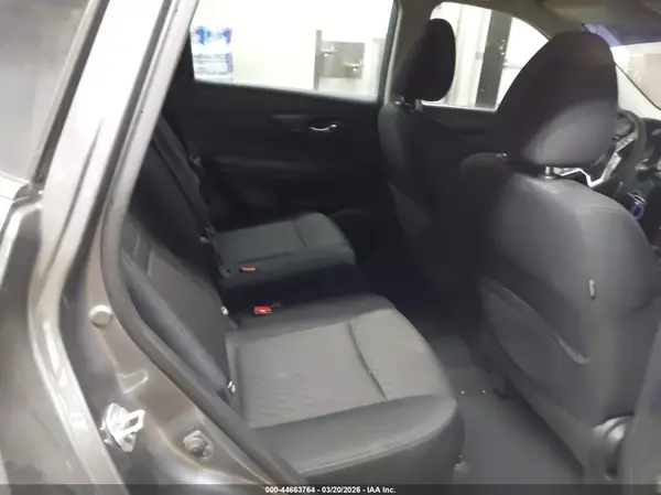 KNMAT2MTXHP524335 2017 NISSAN ROGUE - Image 8