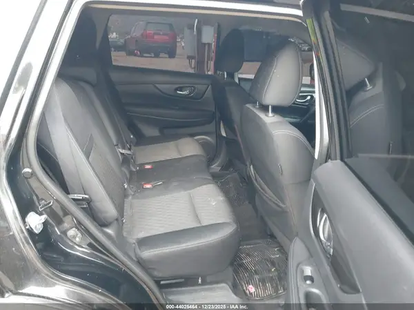 KNMAT2MTXHP525131 2017 NISSAN ROGUE - Image 8