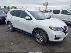 KNMAT2MTXHP527929 2017 NISSAN ROGUE