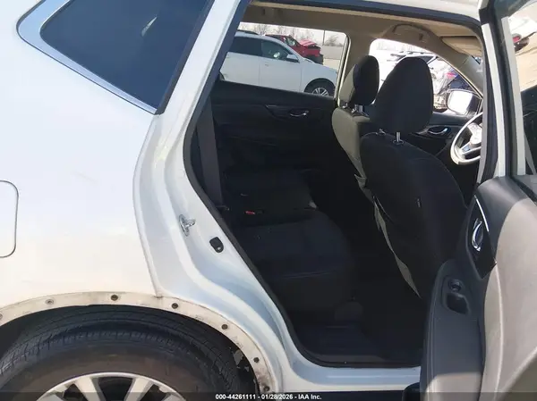 KNMAT2MTXHP529146 2017 NISSAN ROGUE - Image 8