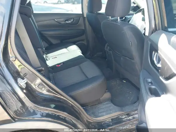 KNMAT2MTXHP530295 2017 NISSAN ROGUE - Image 8